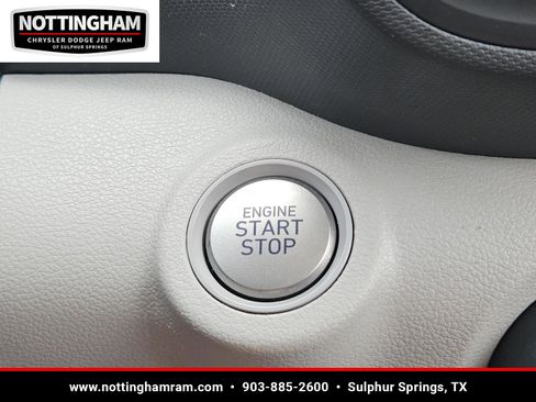 Used 2025 Hyundai Venue SEL image 17