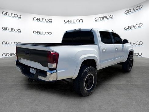 Used 2017 Toyota Tacoma SR5 w/ Tow Package AWD/4WD image 7