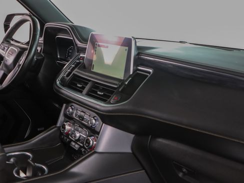 Used 2023 GMC Yukon SLT w/ SLT Luxury Package image 30