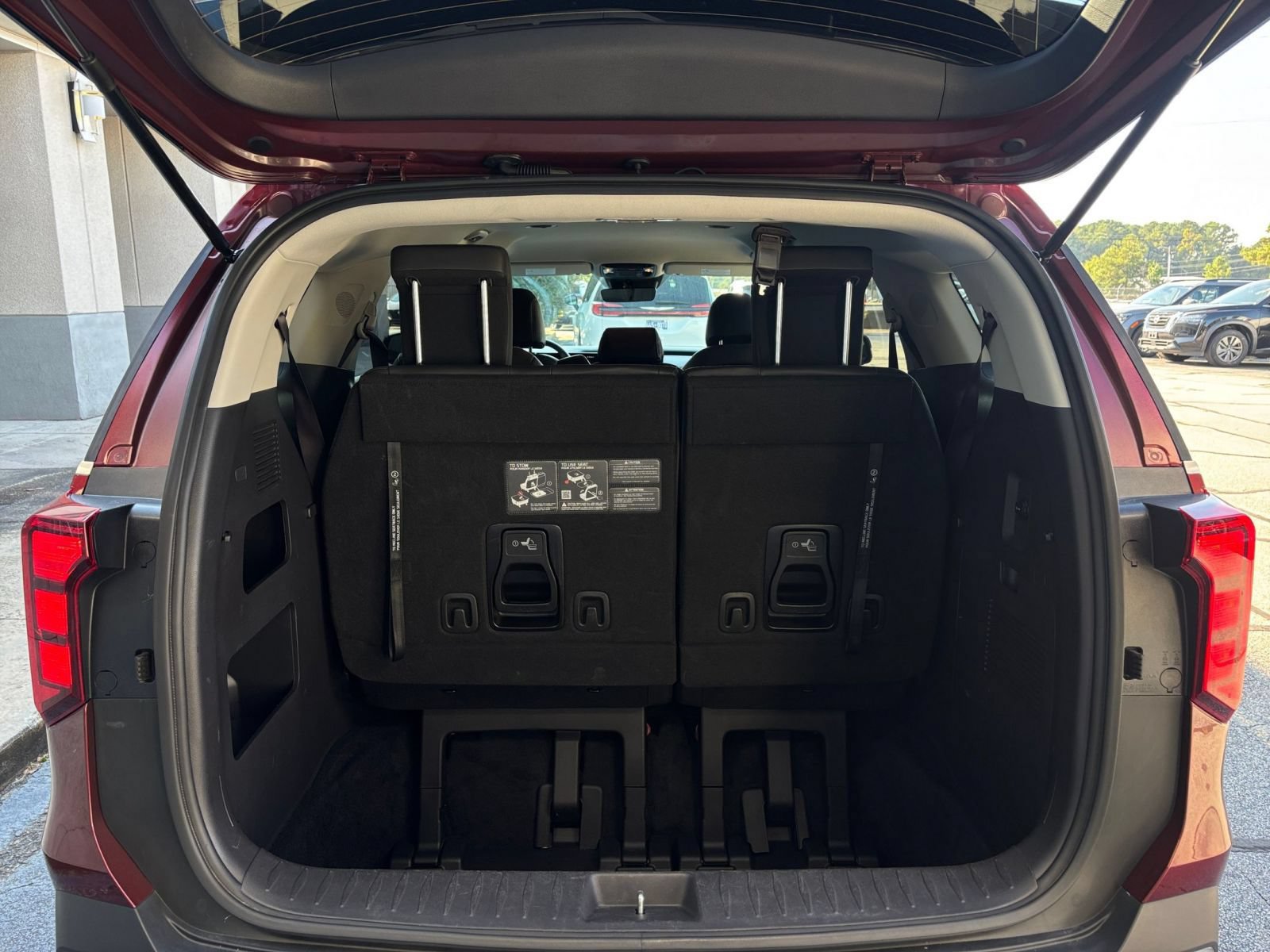 Used 2026 Kia Carnival FWD image 33