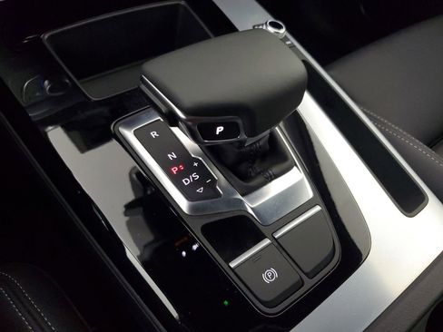 Used 2025 Audi Q5 2.0T Premium AWD/4WD image 32