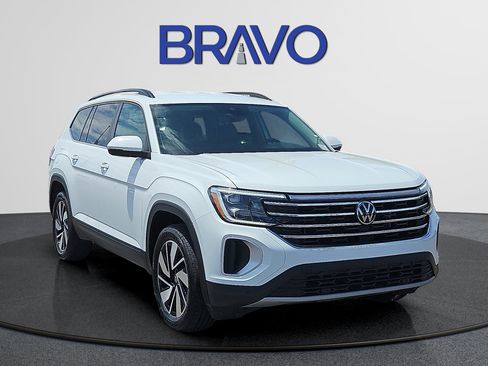 Used 2025 Volkswagen Atlas SE FWD image 6