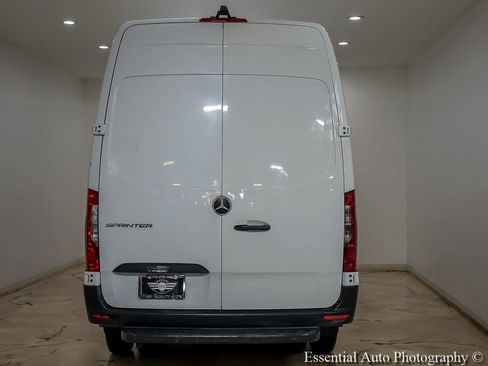 Used 2019 Mercedes-Benz Sprinter 170 Cargo w/ Driver Convenience Package image 7