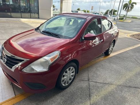 Used 2015 Nissan Versa SV image 1
