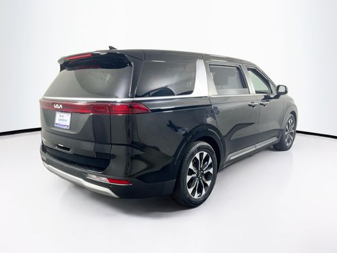 Used 2024 Kia Carnival EX FWD image 5