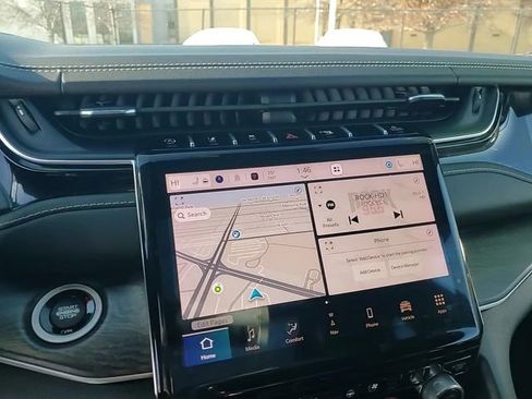 Used 2022 Jeep Grand Cherokee Overland w/ Adv Protech Group III image 23