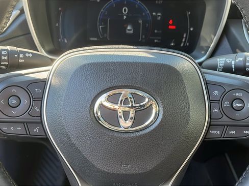 Used 2023 Toyota Corolla Cross XLE image 10