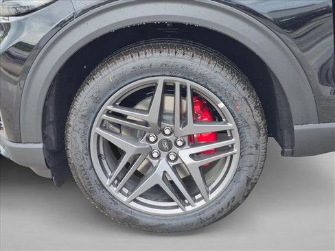 New 2026 Ford Explorer ST RWD image 16