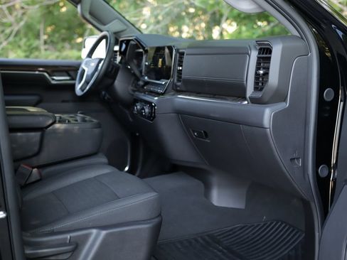 Used 2024 Chevrolet Silverado 1500 LT AWD/4WD image 30