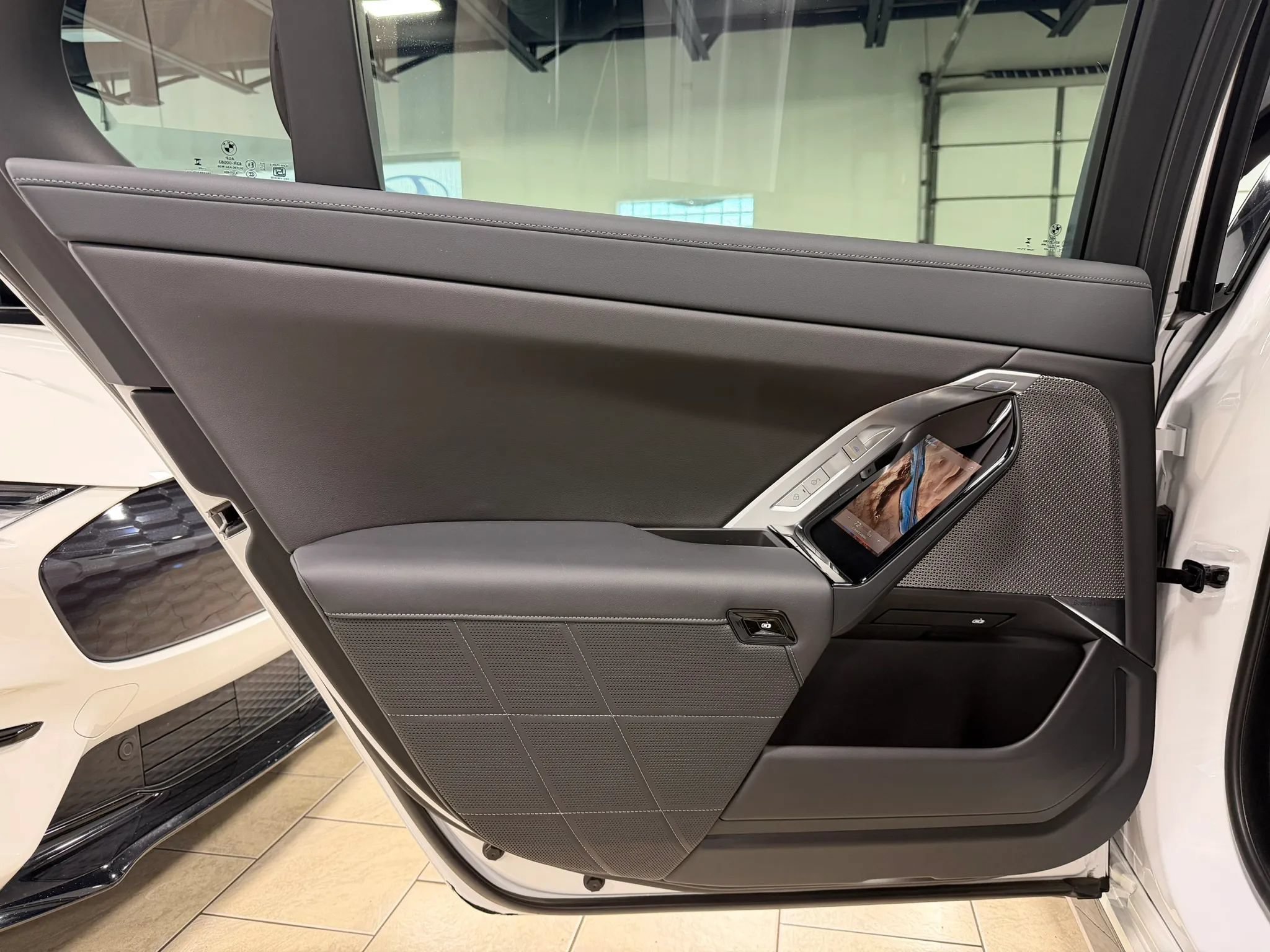 Used 2024 BMW i7 xDrive60 w/ Executive Package AWD/4WD image 34