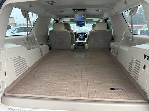 Used 2015 Cadillac Escalade ESV Premium image 26