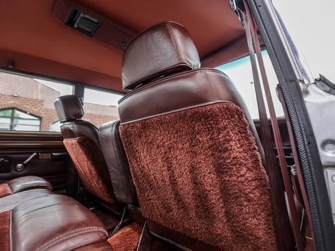 Used 1991 Jeep Grand Wagoneer AWD/4WD image 55