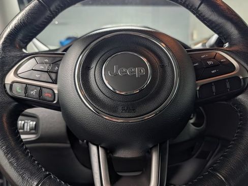 Used 2022 Jeep Renegade Latitude w/ Convenience Group AWD/4WD image 18