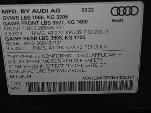 Used 2022 Audi e-tron Premium Plus w/ Premium Plus Package AWD/4WD image 10