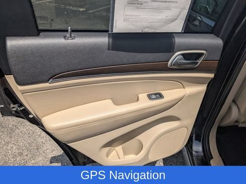 Used 2017 Jeep Grand Cherokee Limited w/ Luxury Group II AWD/4WD image 11