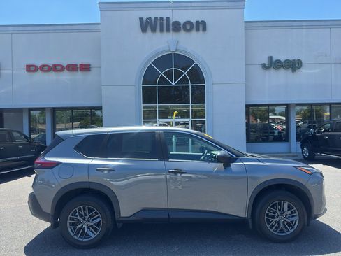 Used 2023 Nissan Rogue S FWD image 1