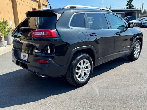 Used 2015 Jeep Cherokee Latitude w/ Cold Weather Group AWD/4WD image 7