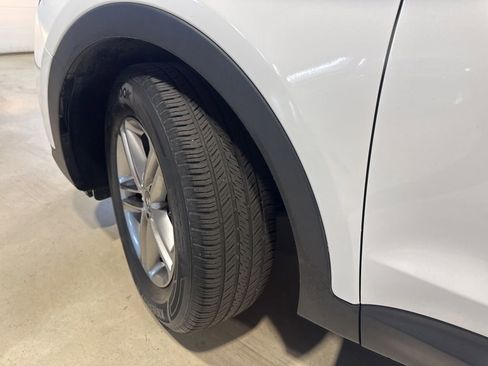 Used 2018 Hyundai Santa Fe Sport FWD image 3