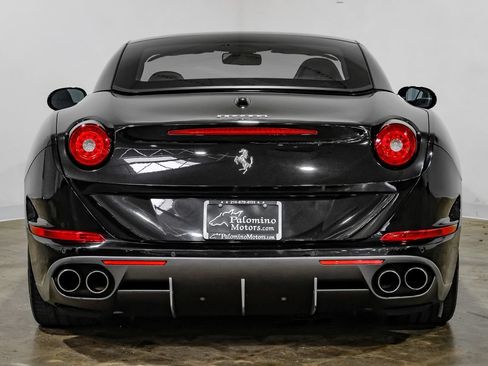 Used 2015 Ferrari California T RWD image 22