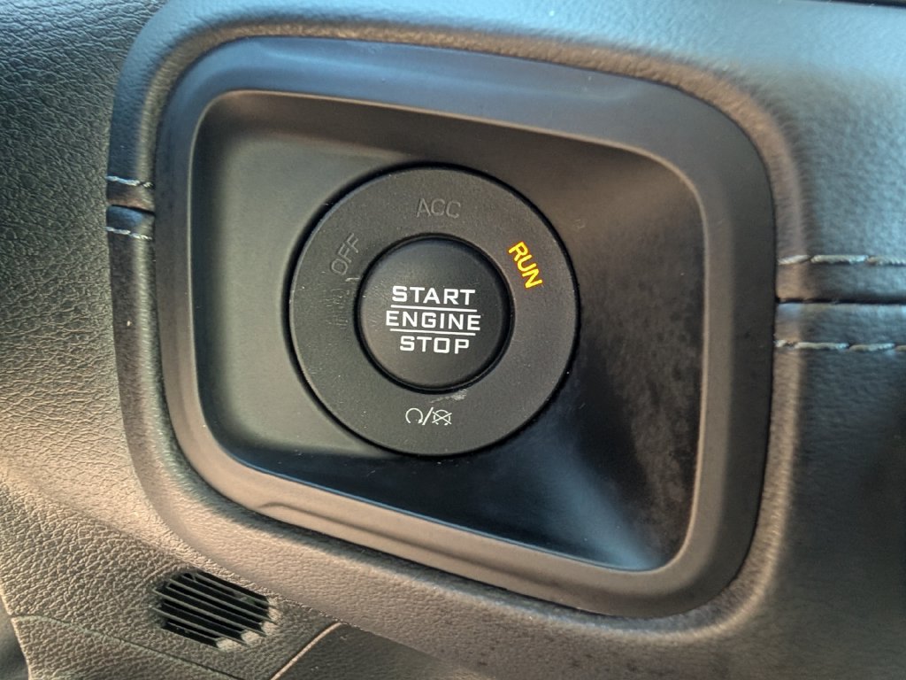 Used 2025 Jeep Gladiator Rubicon AWD/4WD image 7