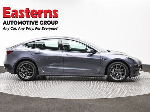 Used 2023 Tesla Model 3 Standard Range image 4