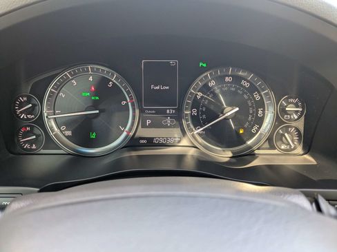 Used 2019 Lexus LX 570 4WD w/ Luxury Package image 32