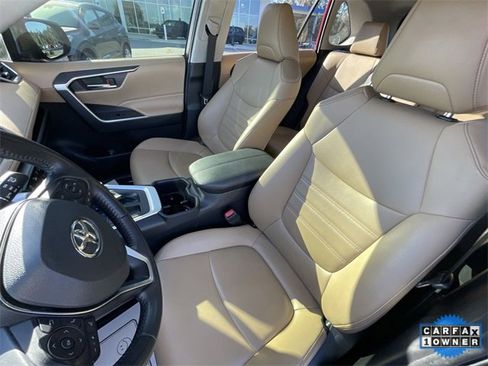 Used 2023 Toyota RAV4 XLE Premium image 15