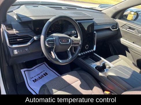 Used 2025 GMC Acadia Elevation image 13