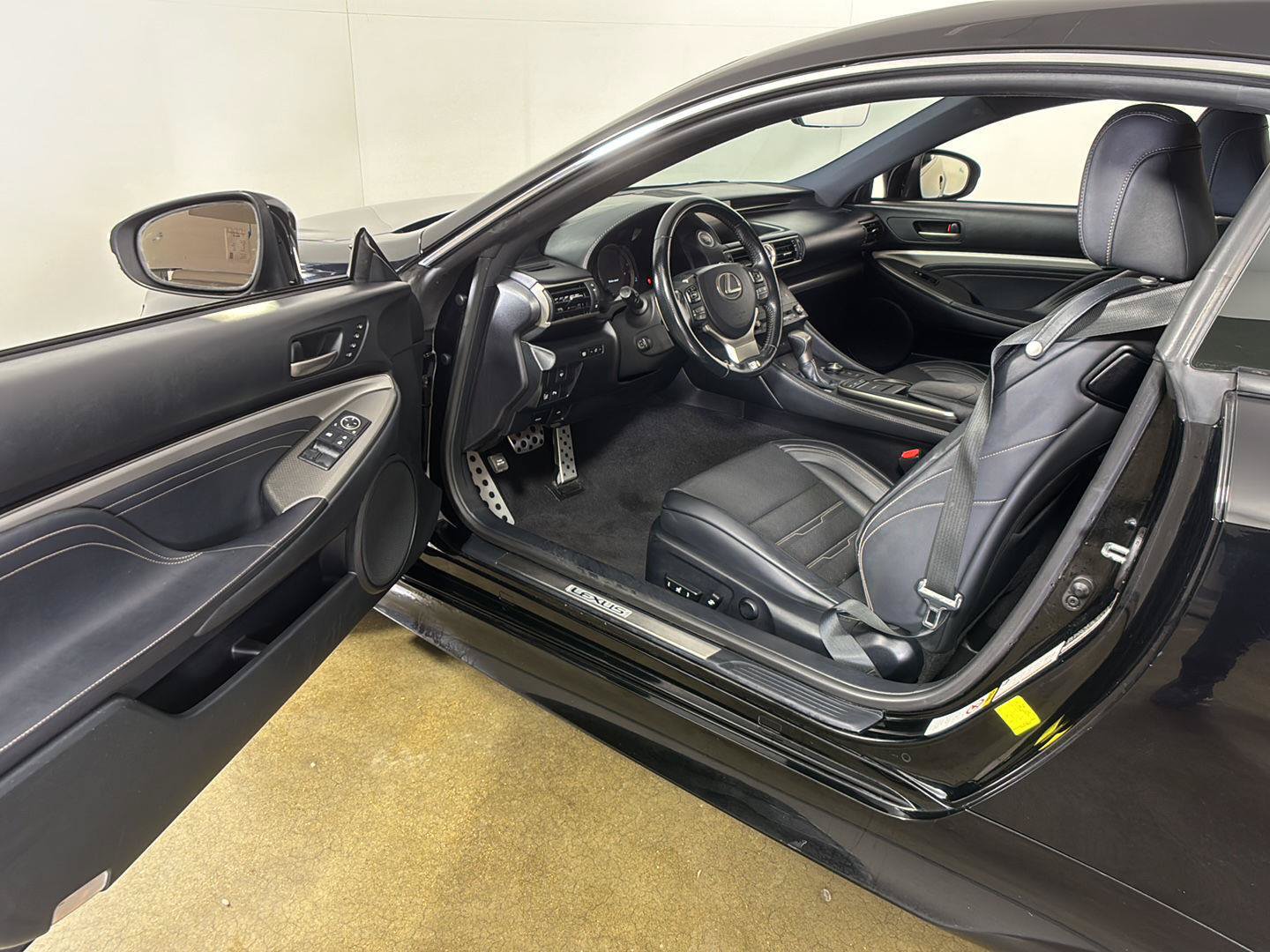 Used 2015 Lexus RC 350 AWD w/ Navigation System Package image 2