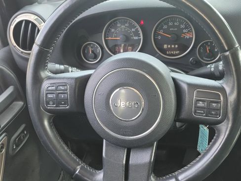 Used 2016 Jeep Wrangler Unlimited Sahara AWD/4WD image 22
