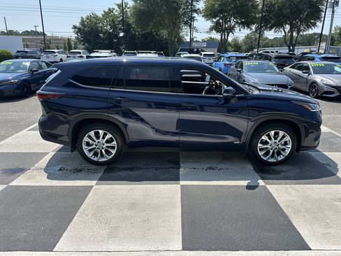 Used 2026 Toyota Highlander Limited AWD/4WD image 4