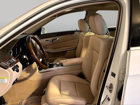 Used 2014 Mercedes-Benz E 350 4MATIC Sedan image 8