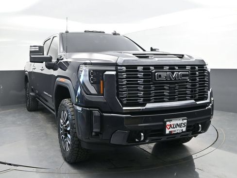 Used 2024 GMC Sierra 2500 Denali Ultimate AWD/4WD image 4