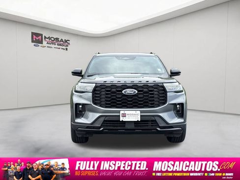 Used 2025 Ford Explorer ST-Line AWD/4WD image 2