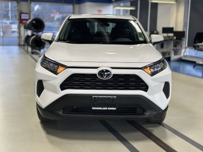 Used 2022 Toyota RAV4 LE w/ Carpet Mat Package (TMS)