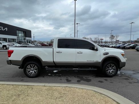 Used 2019 Nissan Titan Platinum Reserve w/ Platinum Utility Package image 8