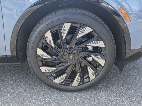 New 2026 Lincoln Nautilus Reserve image 11