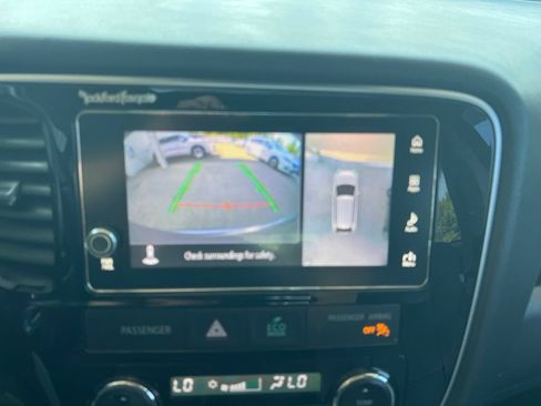 Used 2017 Mitsubishi Outlander GT AWD/4WD image 12