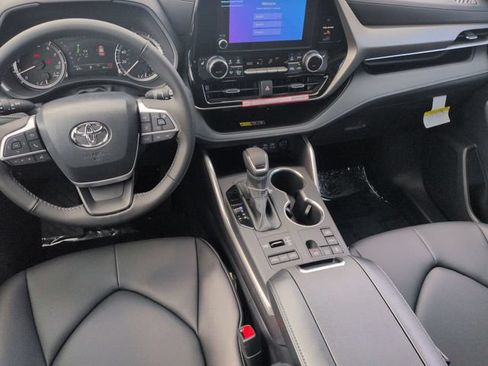 Certified 2026 Toyota Highlander XLE AWD/4WD image 27