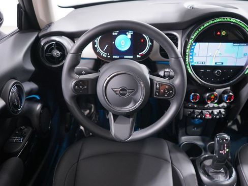 Used 2024 MINI Cooper 2-Door Hardtop FWD image 10