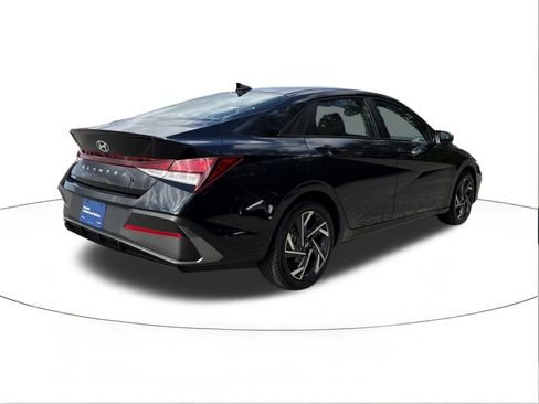 Certified 2025 Hyundai Elantra Sport image 3