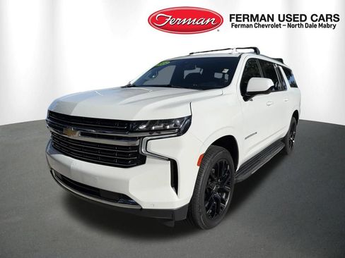 Used 2022 Chevrolet Suburban LT AWD/4WD image 9