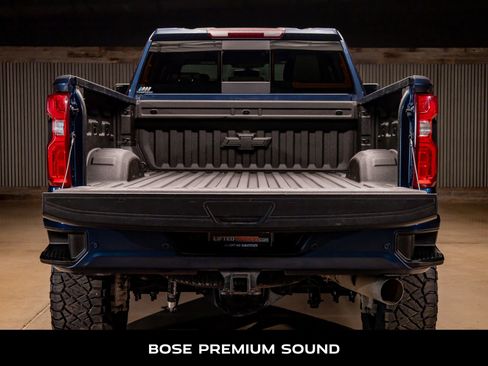 Used 2021 Chevrolet Silverado 2500 LTZ w/ LTZ Plus Package image 9