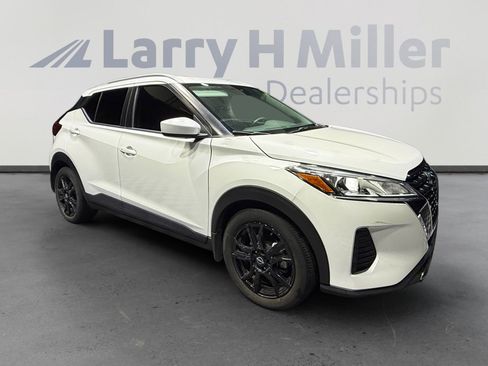 Certified 2023 Nissan Kicks SV FWD image 7