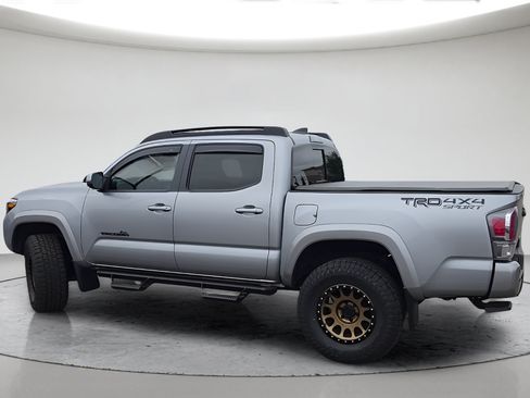 Used 2020 Toyota Tacoma TRD Sport w/ TRD Premium Sport Package AWD/4WD image 10