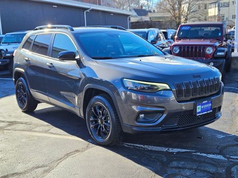 Used 2023 Jeep Cherokee Altitude Lux image 7