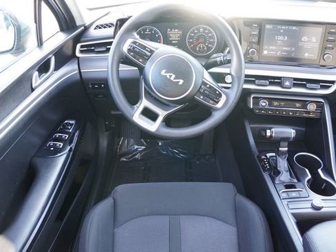 Used 2022 Kia K5 LXS image 18