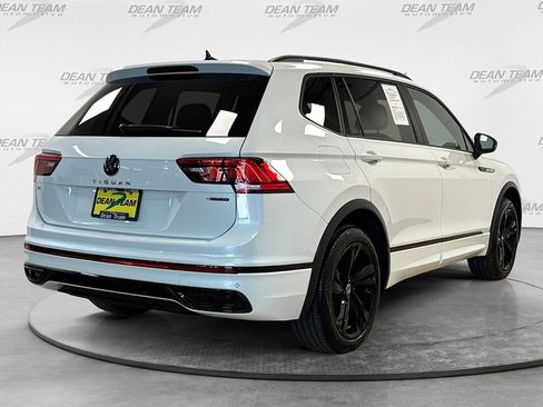 Used 2024 Volkswagen Tiguan SE R-Line AWD/4WD image 4