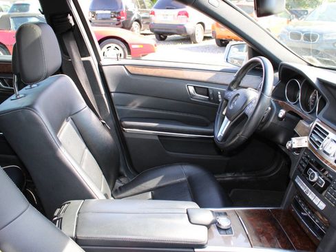 Used 2014 Mercedes-Benz E 350 4MATIC Wagon image 11