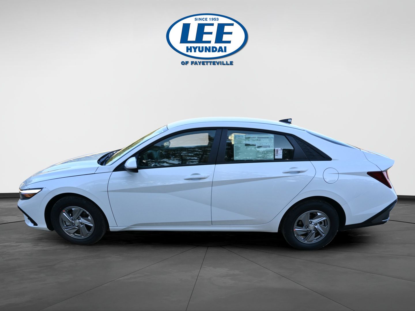 Certified 2025 Hyundai Elantra SE FWD image 6